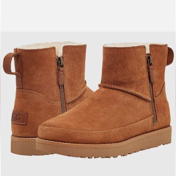 UGG Classic Mini Boots – Size 8, Fur Lined - Picture 1 of 9